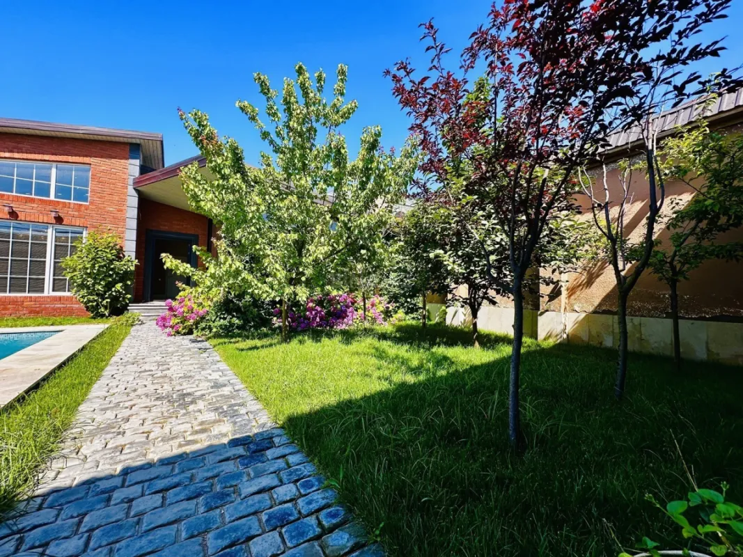 Satılır 4 otaqlı həyət evi 160 m²