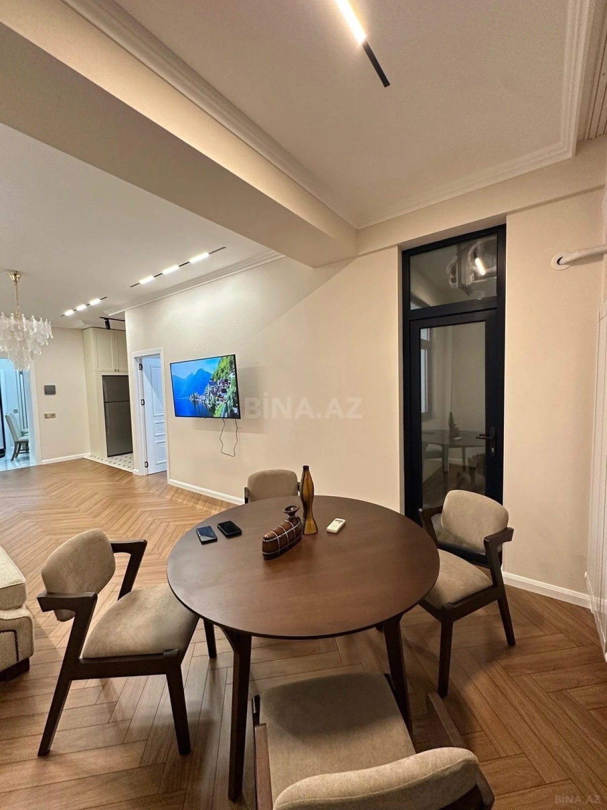 Kirayə verilir 2 otaqlı mənzil 60 m²