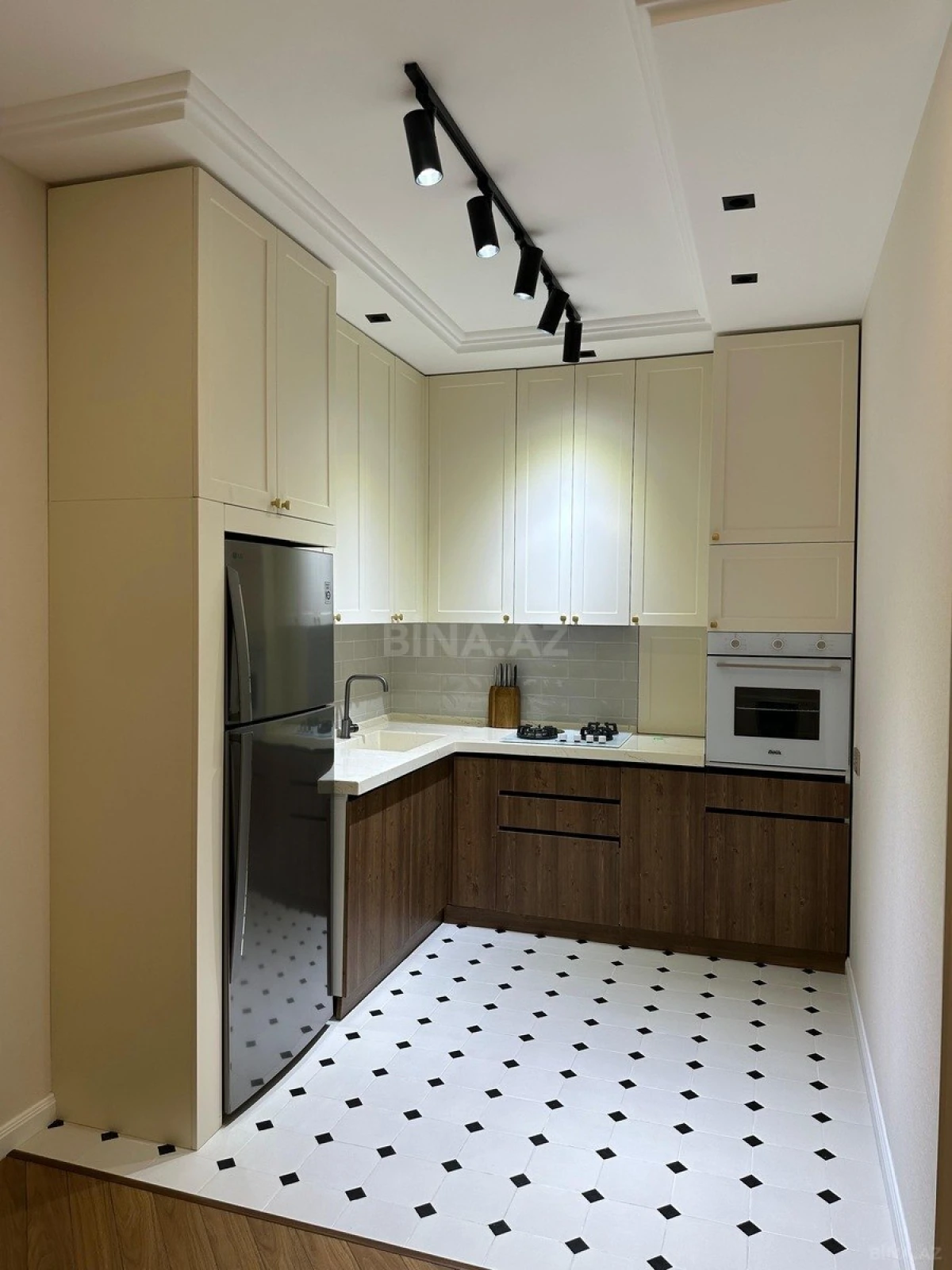 Kirayə verilir 2 otaqlı mənzil 60 m²