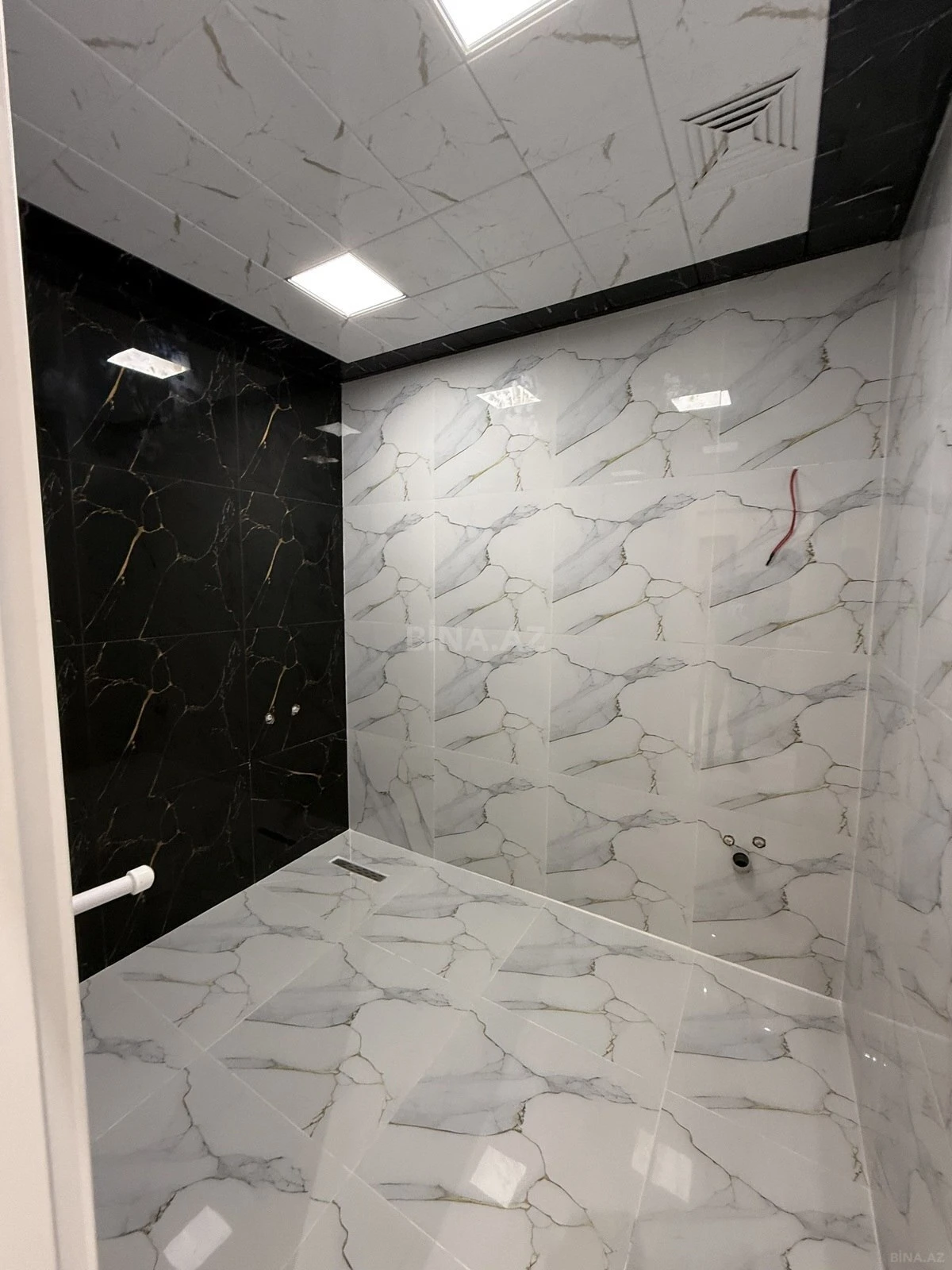 Satılır 2 otaqlı mənzil 61 m²