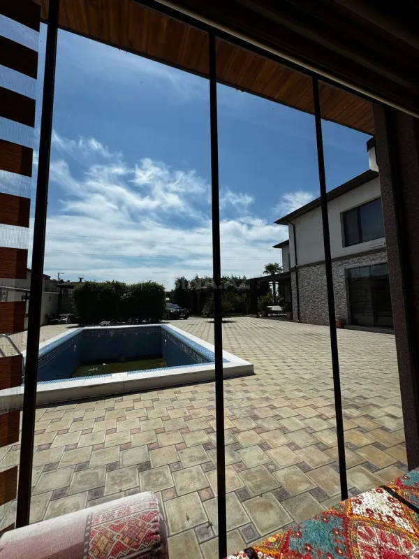 Kirayə verilir 4 otaqlı həyət evi 250 m²