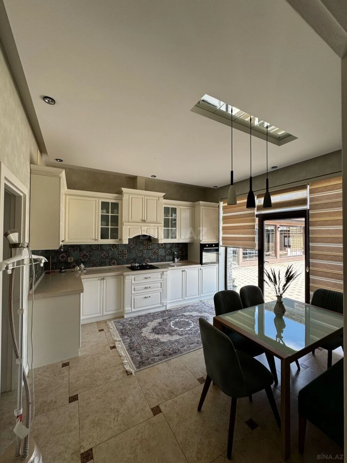 Kirayə verilir 4 otaqlı həyət evi 250 m²