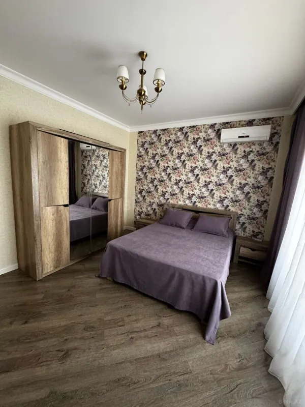 Kirayə verilir 4 otaqlı həyət evi 250 m²