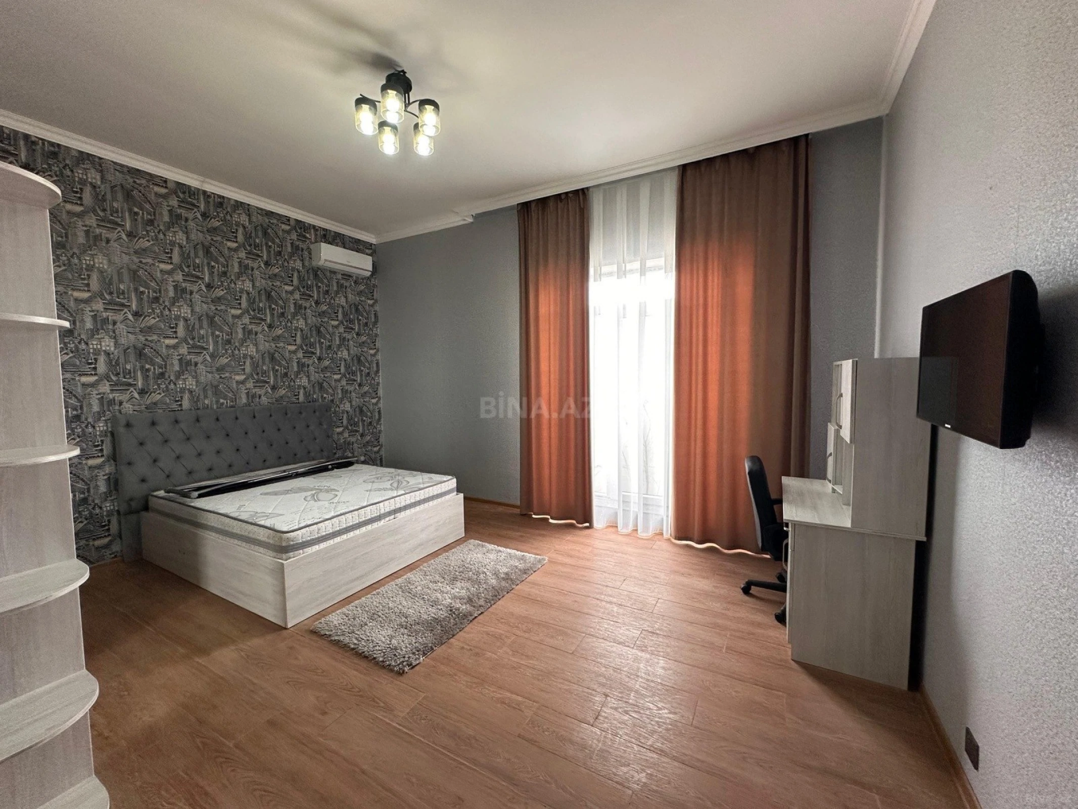 Satılır 5 otaqlı həyət evi 190 m²