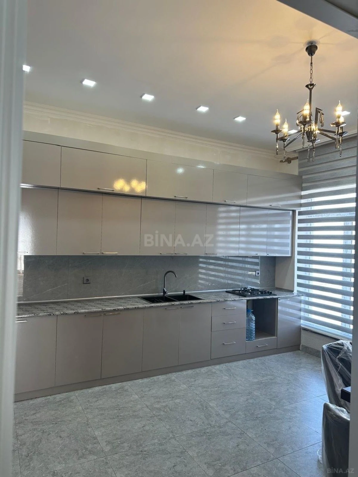 Satılır 5 otaqlı həyət evi 190 m²