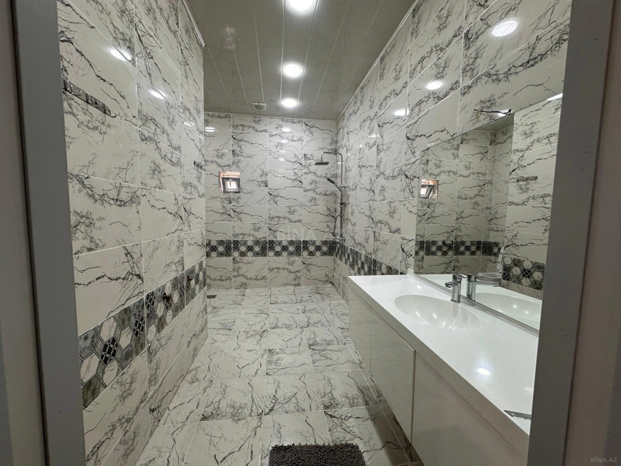 Satılır 5 otaqlı həyət evi 190 m²