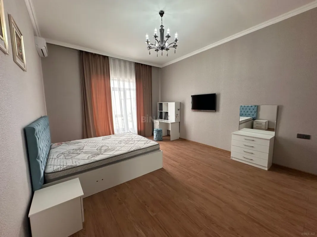 Satılır 5 otaqlı həyət evi 190 m²