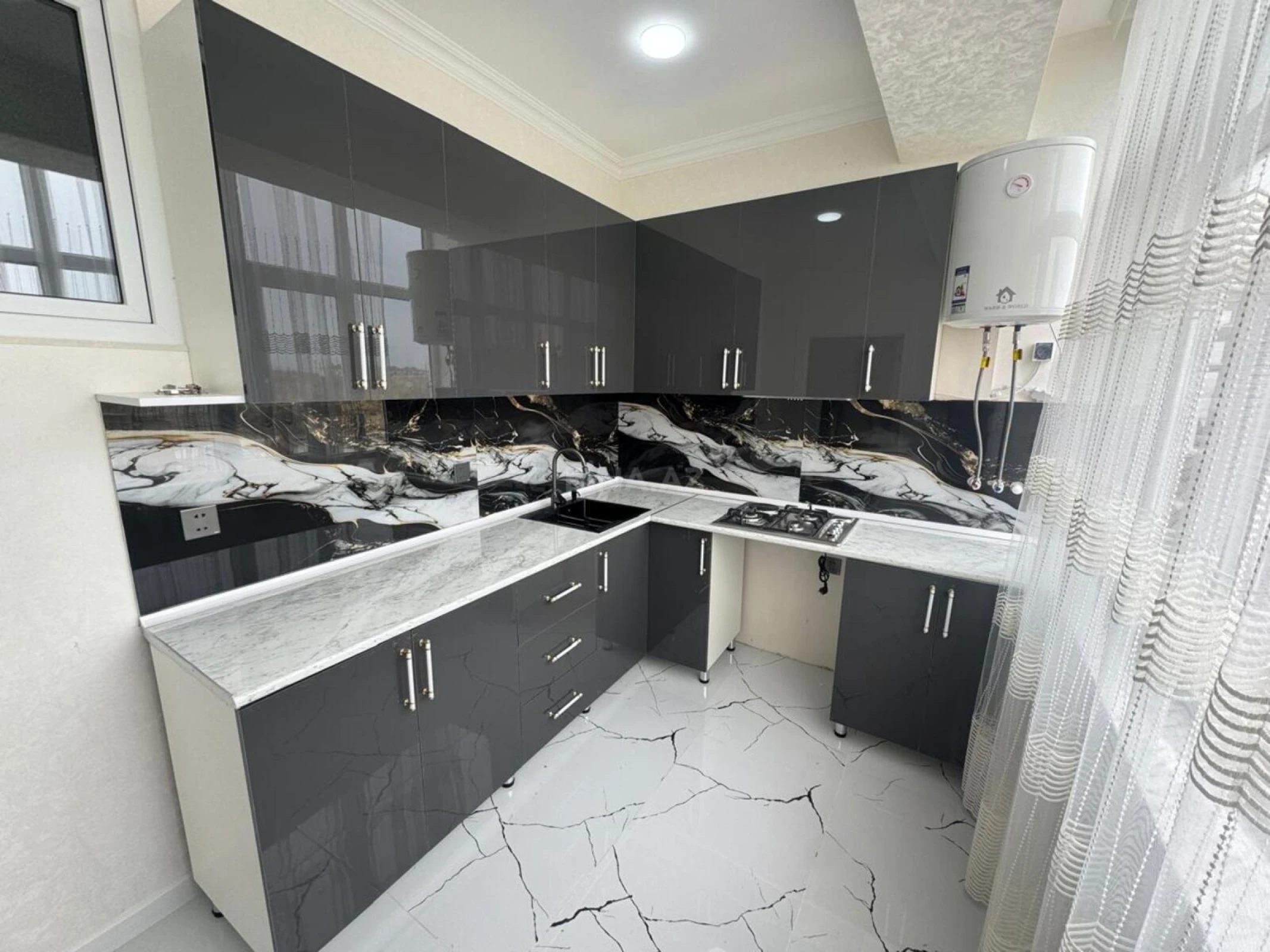 Satılır 2 otaqlı mənzil 44 m²