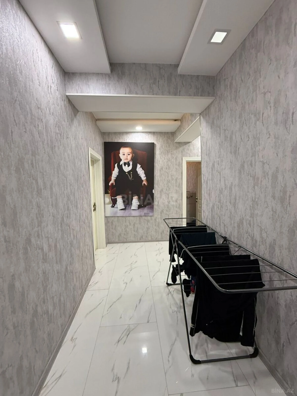 Satılır 3 otaqlı mənzil 138 m²