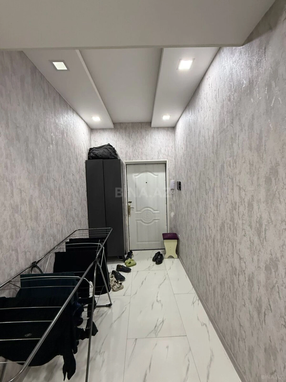 Satılır 3 otaqlı mənzil 138 m²