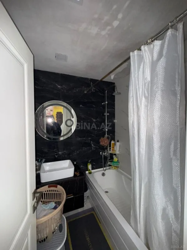 Satılır 3 otaqlı mənzil 138 m²