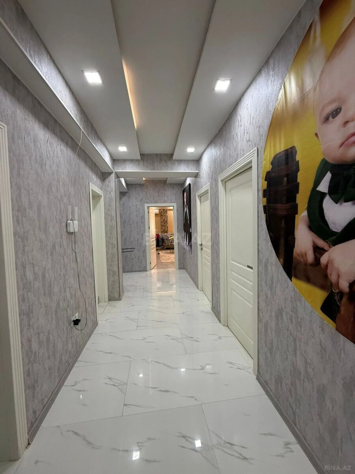 Satılır 3 otaqlı mənzil 138 m²