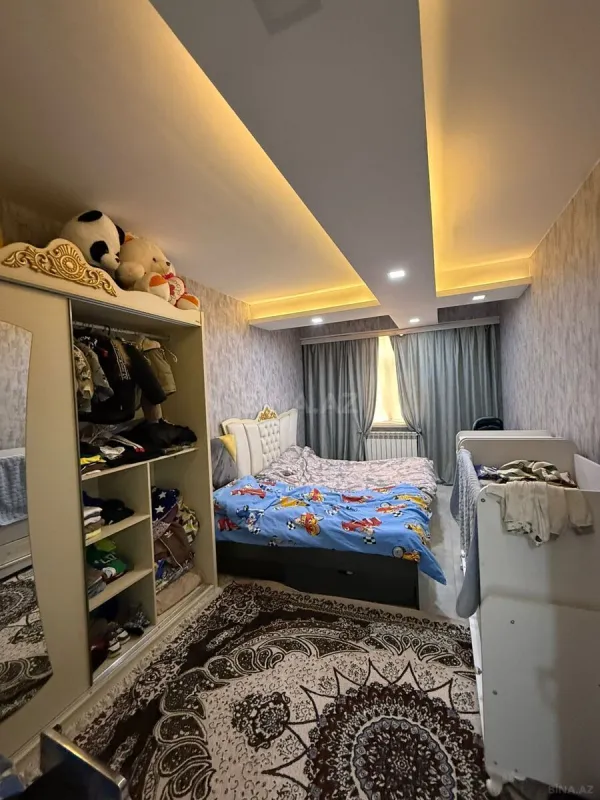Satılır 3 otaqlı mənzil 138 m²