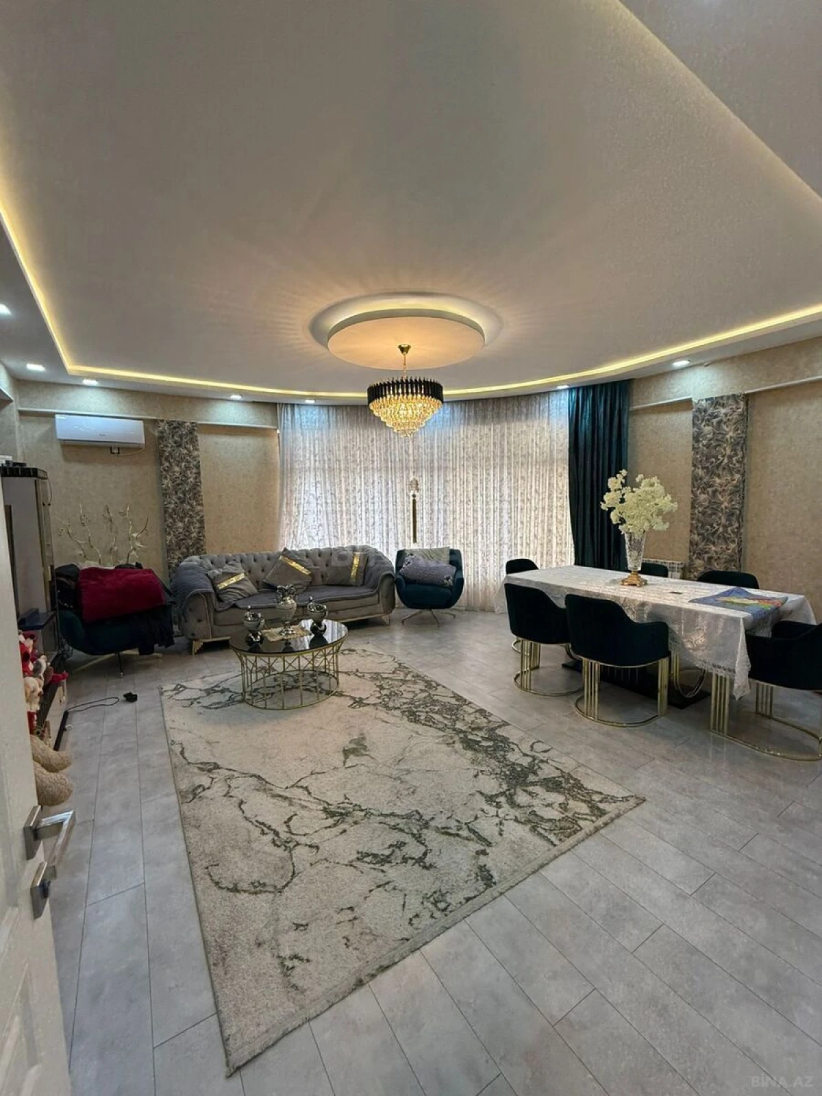 Satılır 3 otaqlı mənzil 138 m²