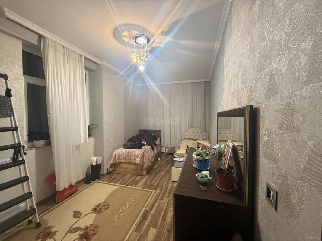 Satılır 3 otaqlı mənzil 115 m²