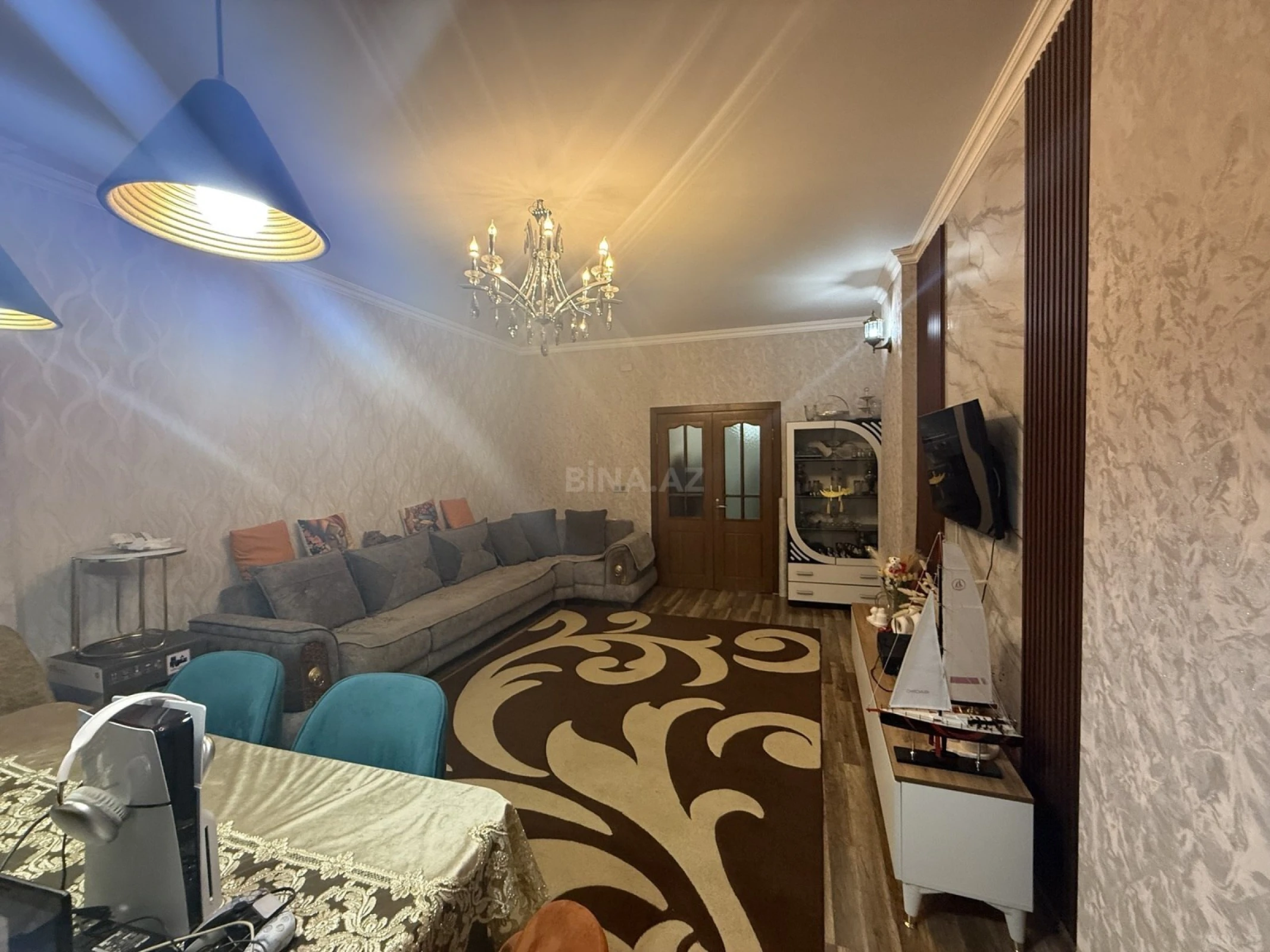 Satılır 3 otaqlı mənzil 115 m²