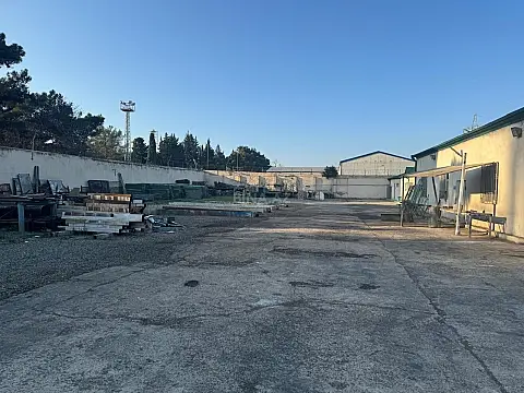 Satılır obyekt 1300 m²