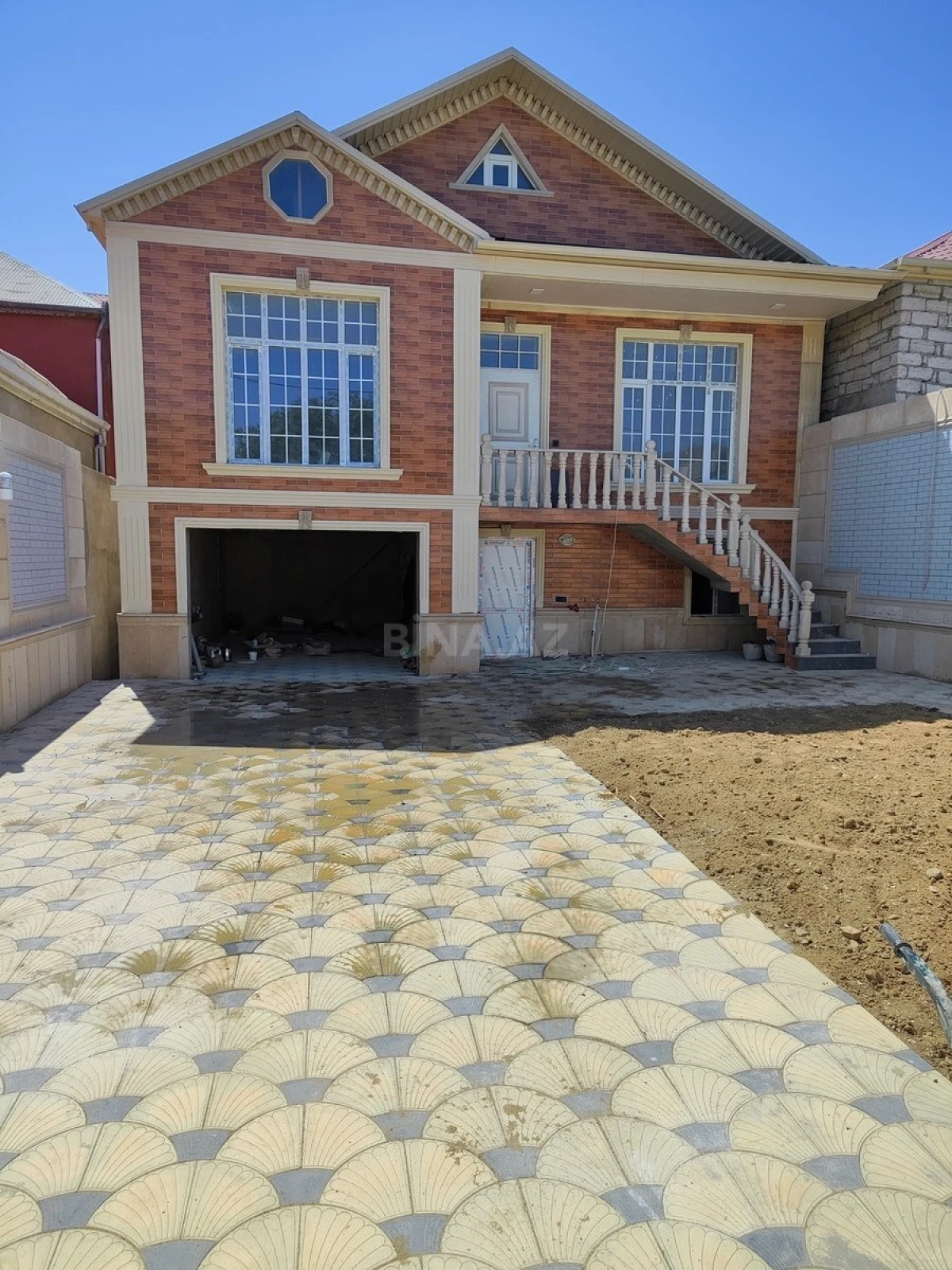 Satılır 5 otaqlı həyət evi 190 m²