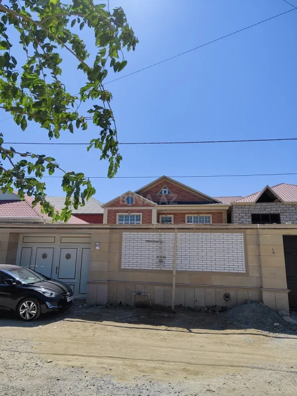 Satılır 5 otaqlı həyət evi 190 m²