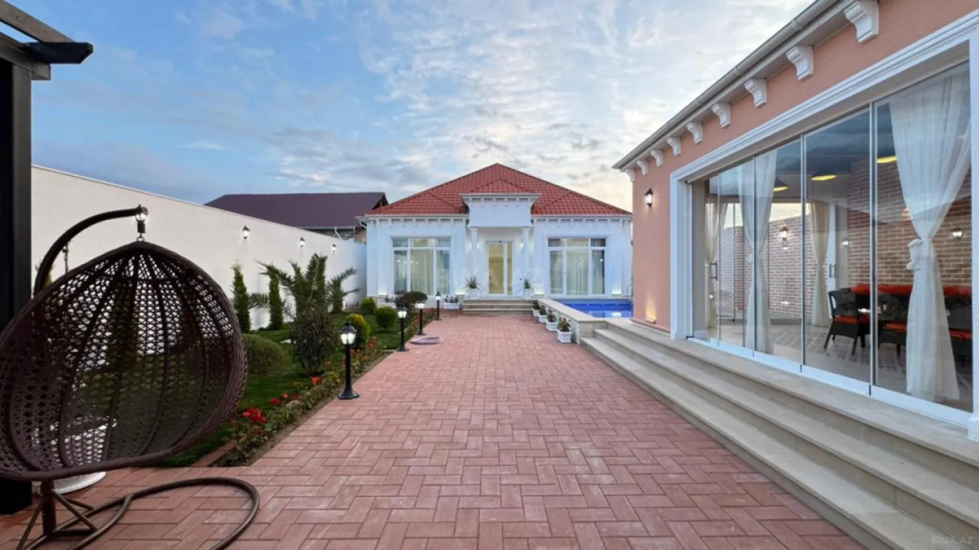 Satılır 5 otaqlı həyət evi 210 m²