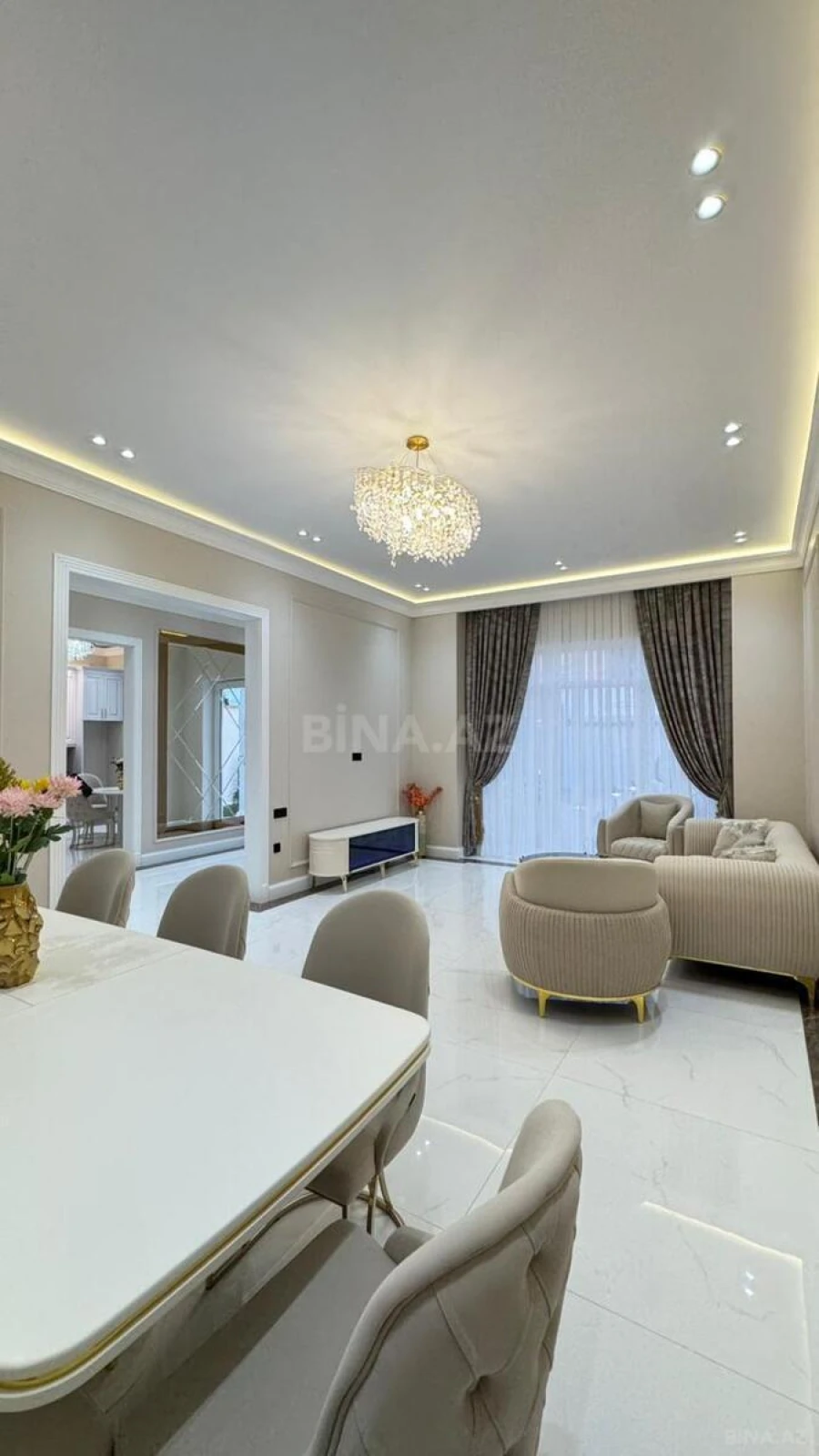 Satılır 5 otaqlı həyət evi 210 m²