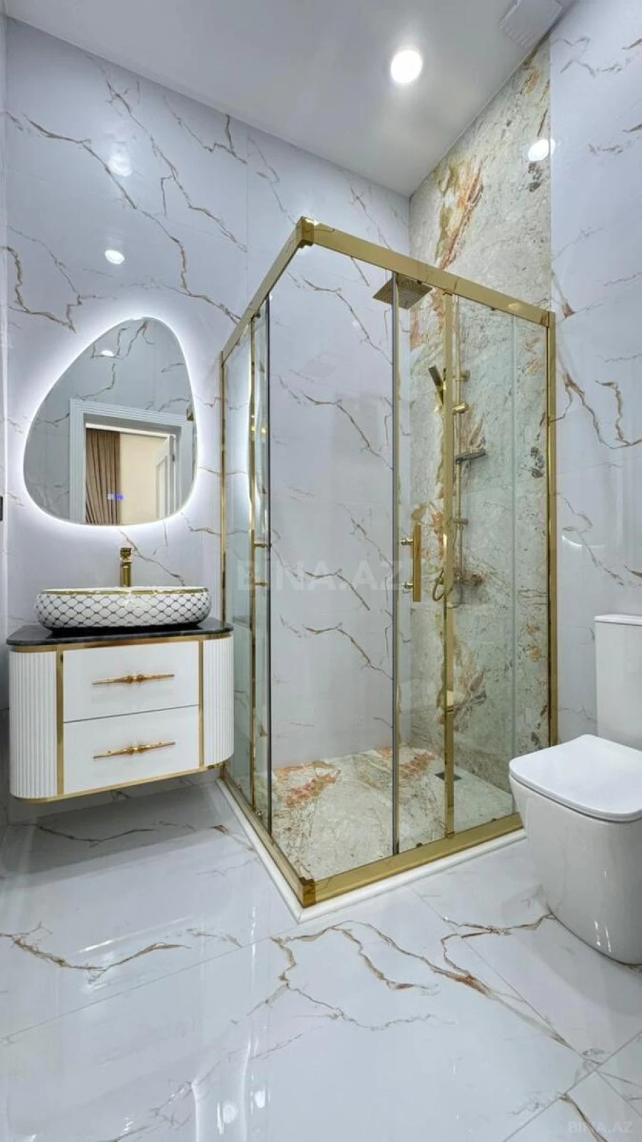 Satılır 5 otaqlı həyət evi 210 m²