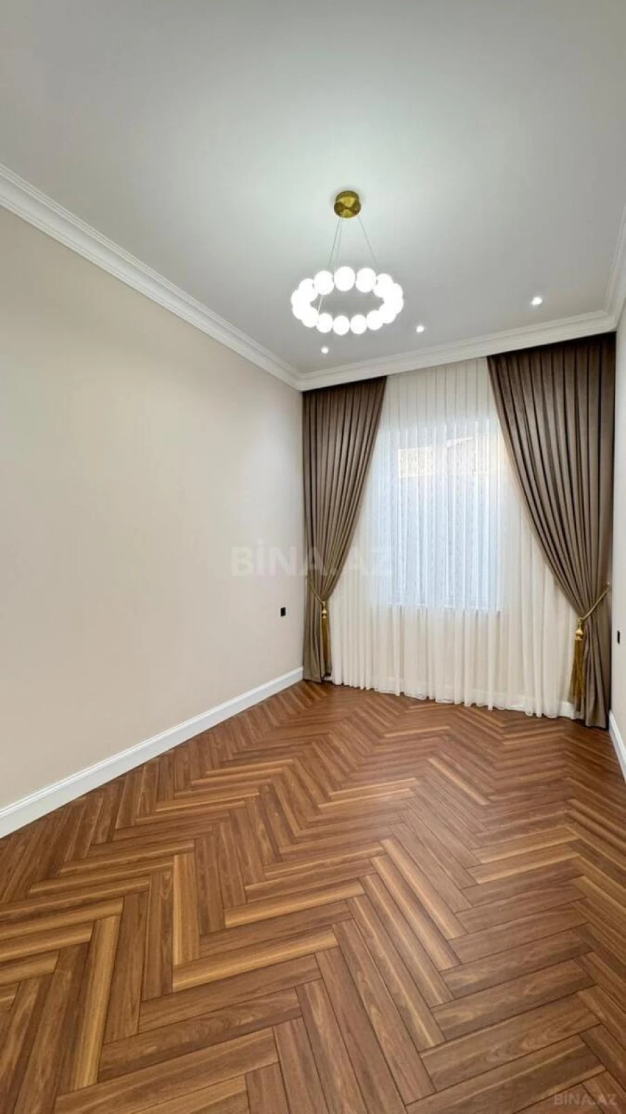Satılır 5 otaqlı həyət evi 210 m²
