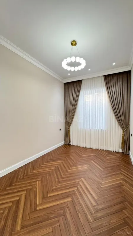 Satılır 5 otaqlı həyət evi 210 m²