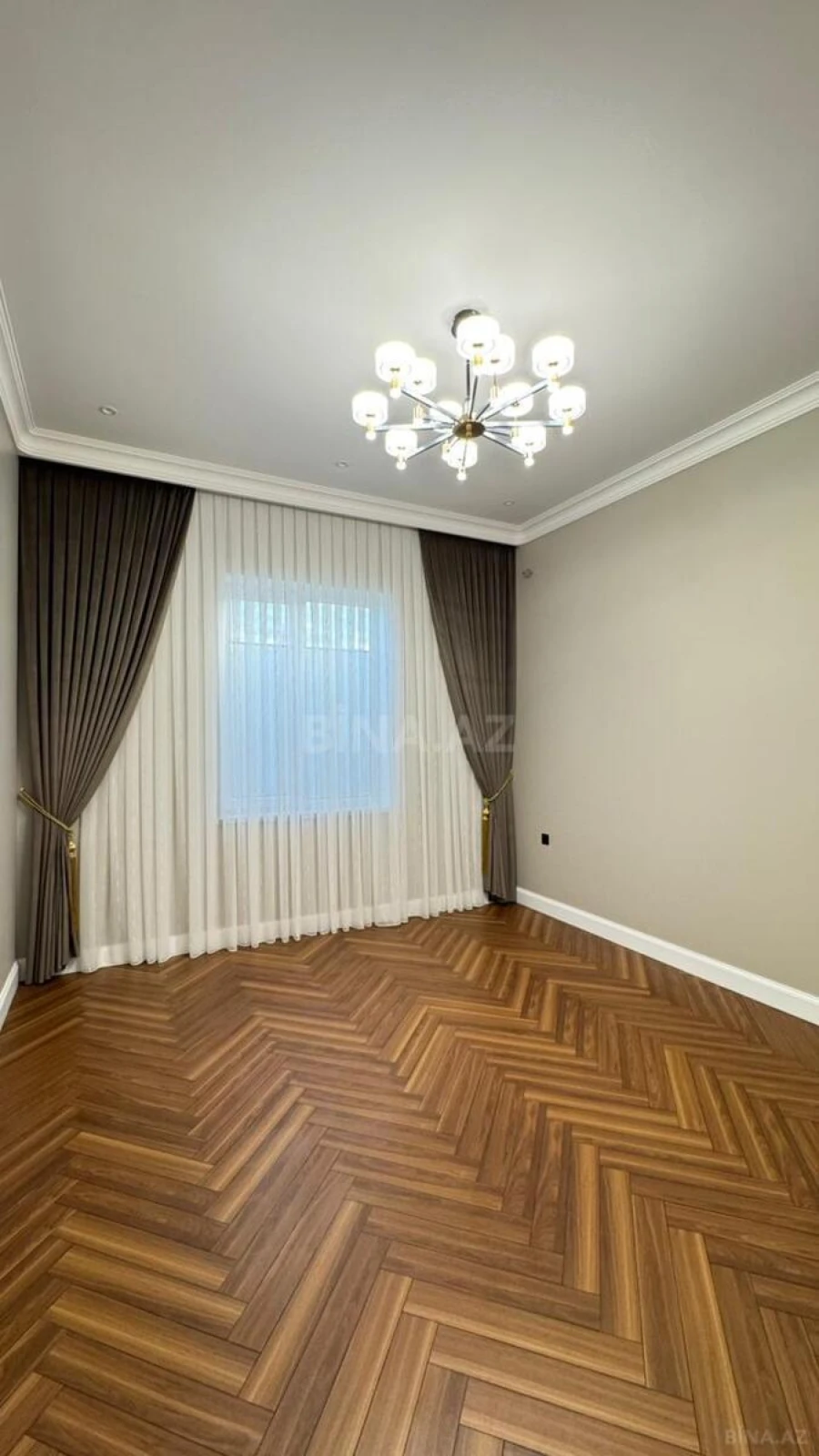 Satılır 5 otaqlı həyət evi 210 m²