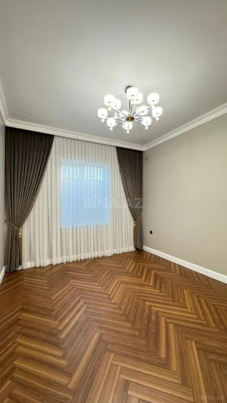 Satılır 5 otaqlı həyət evi 210 m²