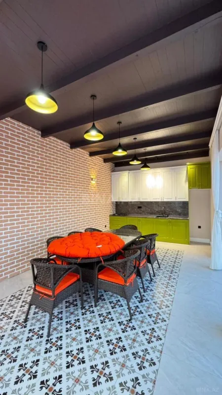 Satılır 5 otaqlı həyət evi 210 m²