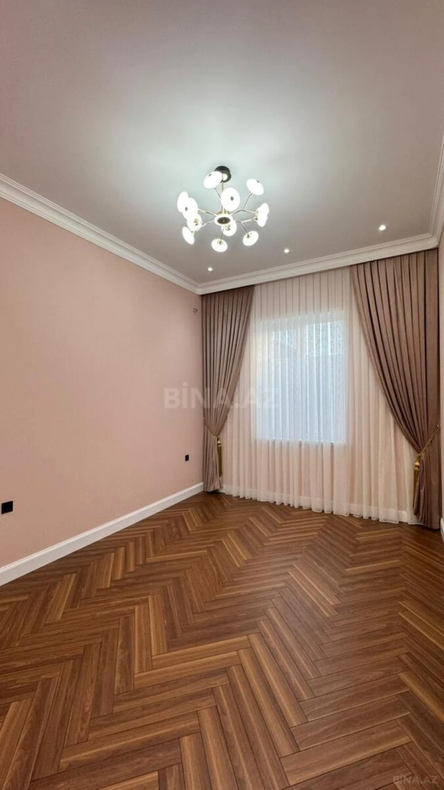 Satılır 5 otaqlı həyət evi 210 m²