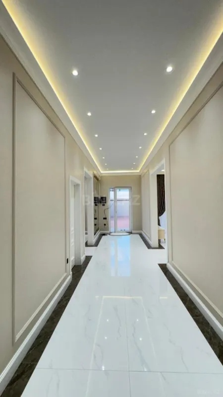 Satılır 5 otaqlı həyət evi 210 m²