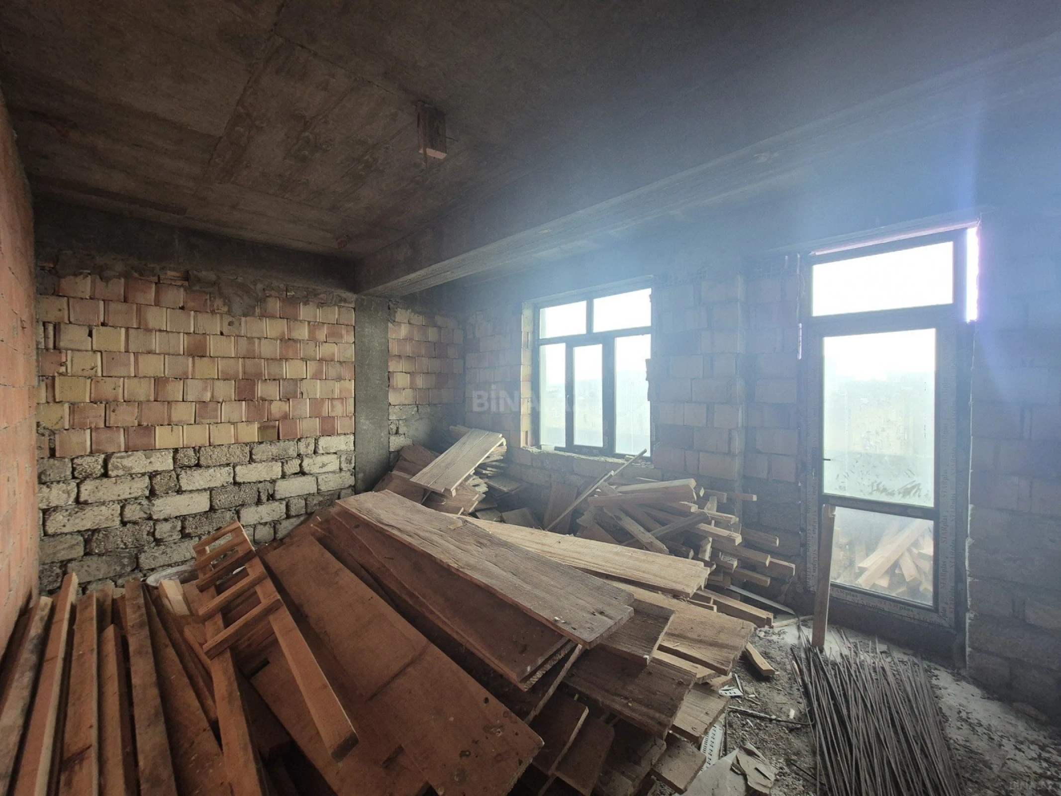 Satılır 2 otaqlı mənzil 70 m²