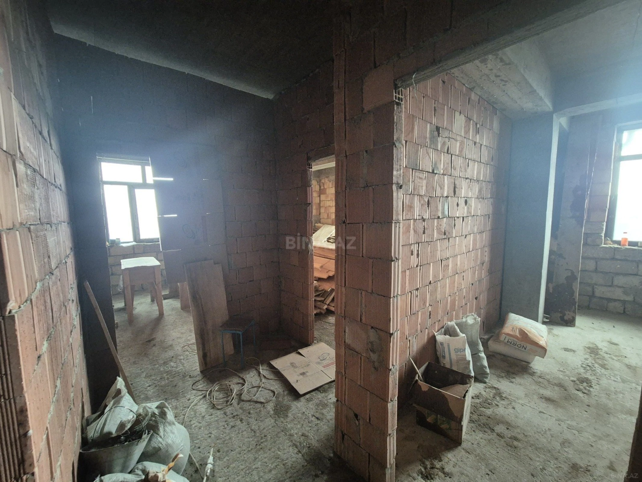 Satılır 2 otaqlı mənzil 70 m²