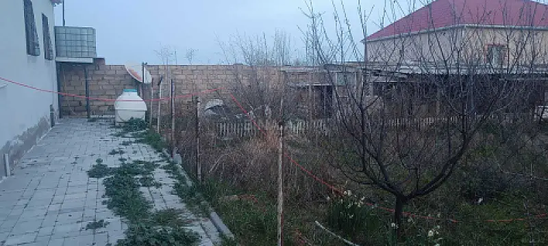 Satılır 4 otaqlı həyət evi 120 m²