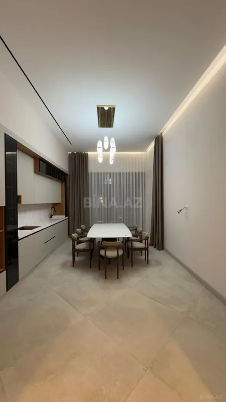 Satılır 5 otaqlı həyət evi 300 m²