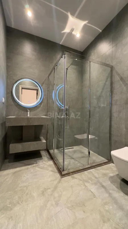 Satılır 5 otaqlı həyət evi 300 m²