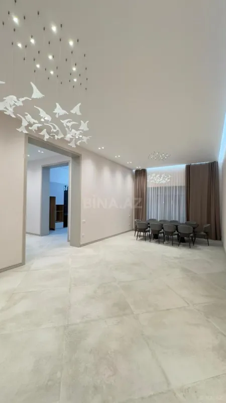 Satılır 5 otaqlı həyət evi 300 m²