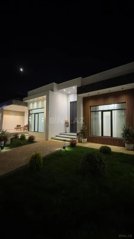 Satılır 5 otaqlı həyət evi 300 m²