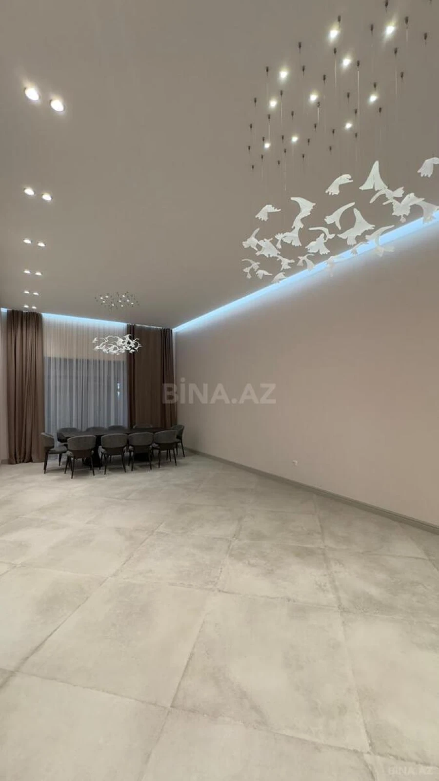 Satılır 5 otaqlı həyət evi 300 m²