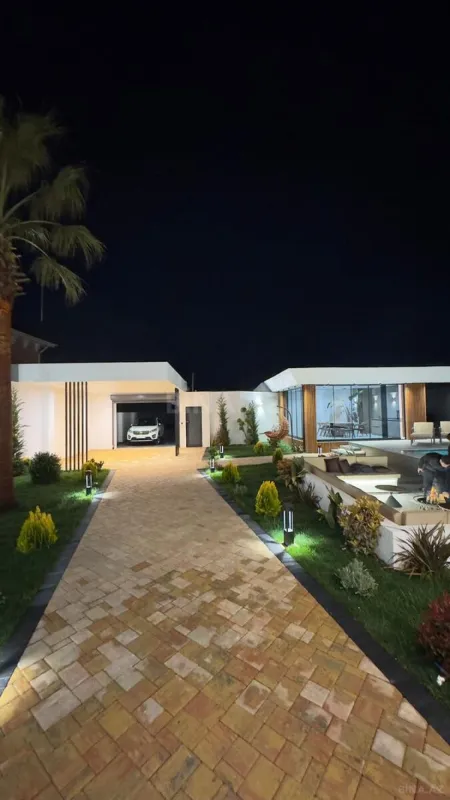 Satılır 5 otaqlı həyət evi 300 m²