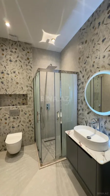 Satılır 5 otaqlı həyət evi 300 m²