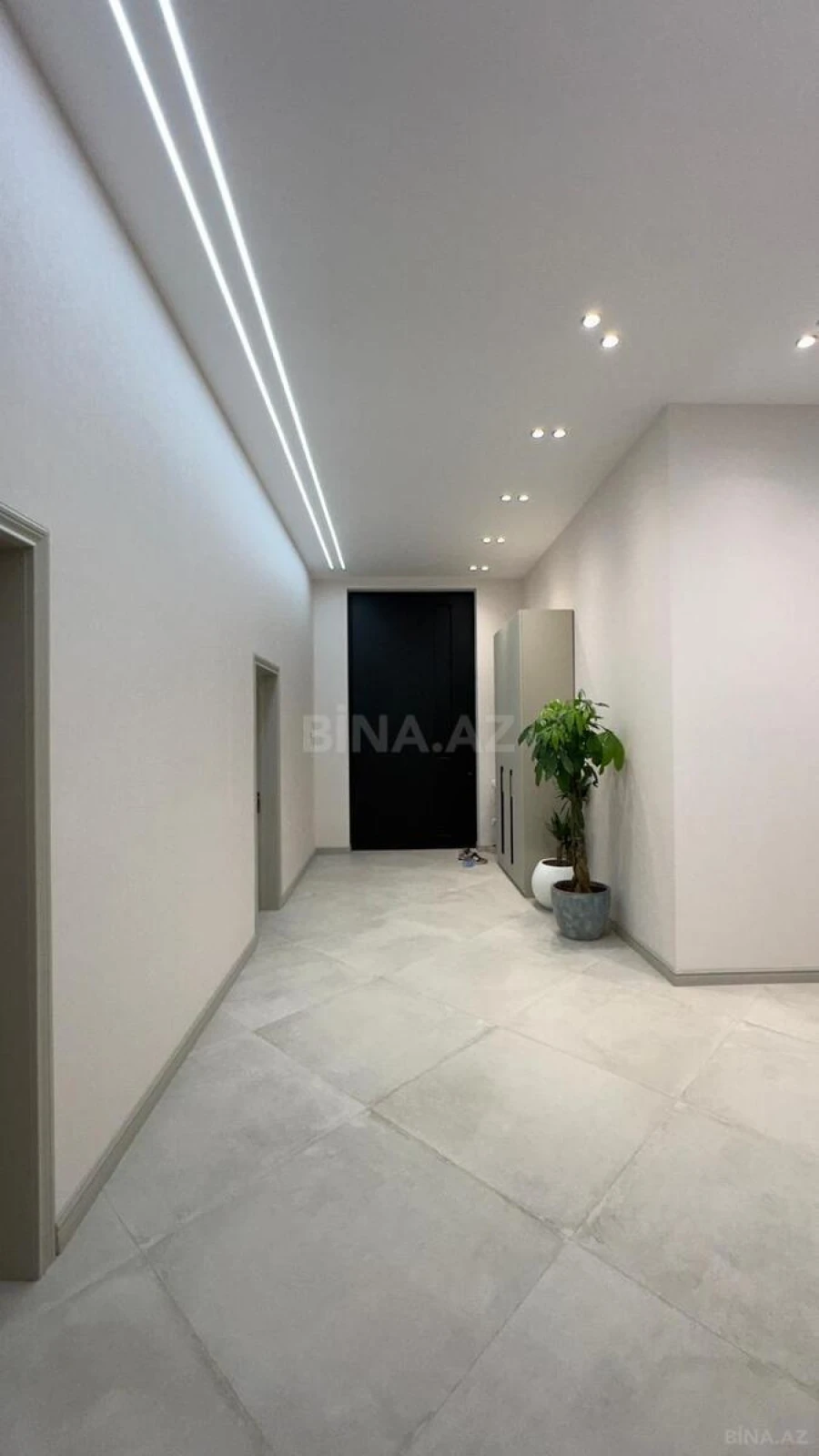 Satılır 5 otaqlı həyət evi 300 m²