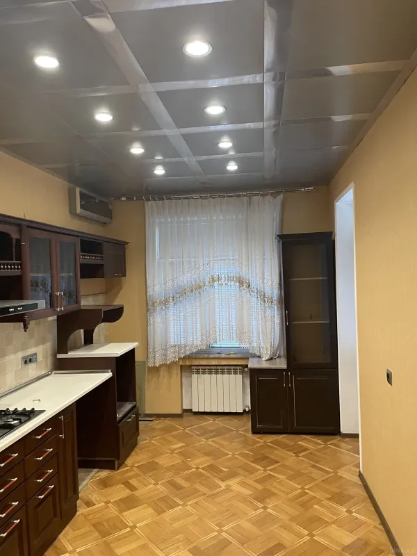 Kirayə verilir 3 otaqlı mənzil 135 m²