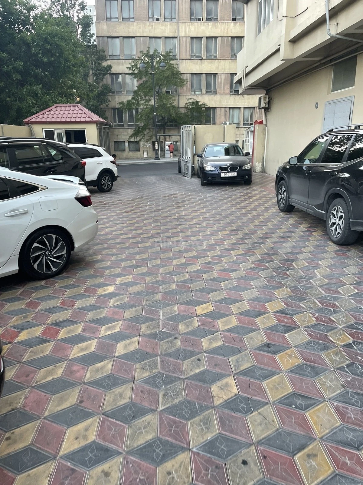 Kirayə verilir 3 otaqlı mənzil 135 m²