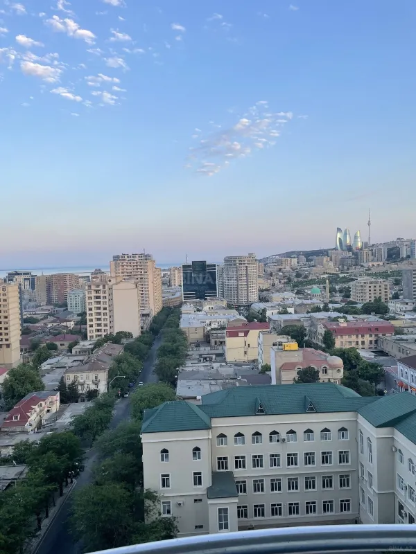 Kirayə verilir 3 otaqlı mənzil 135 m²