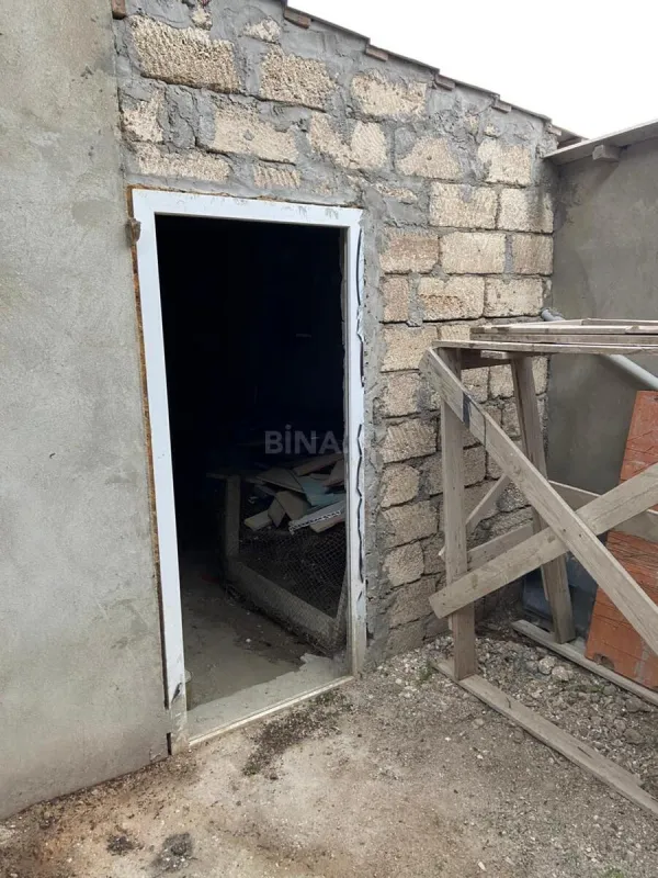 Satılır 7 otaqlı həyət evi 180 m²
