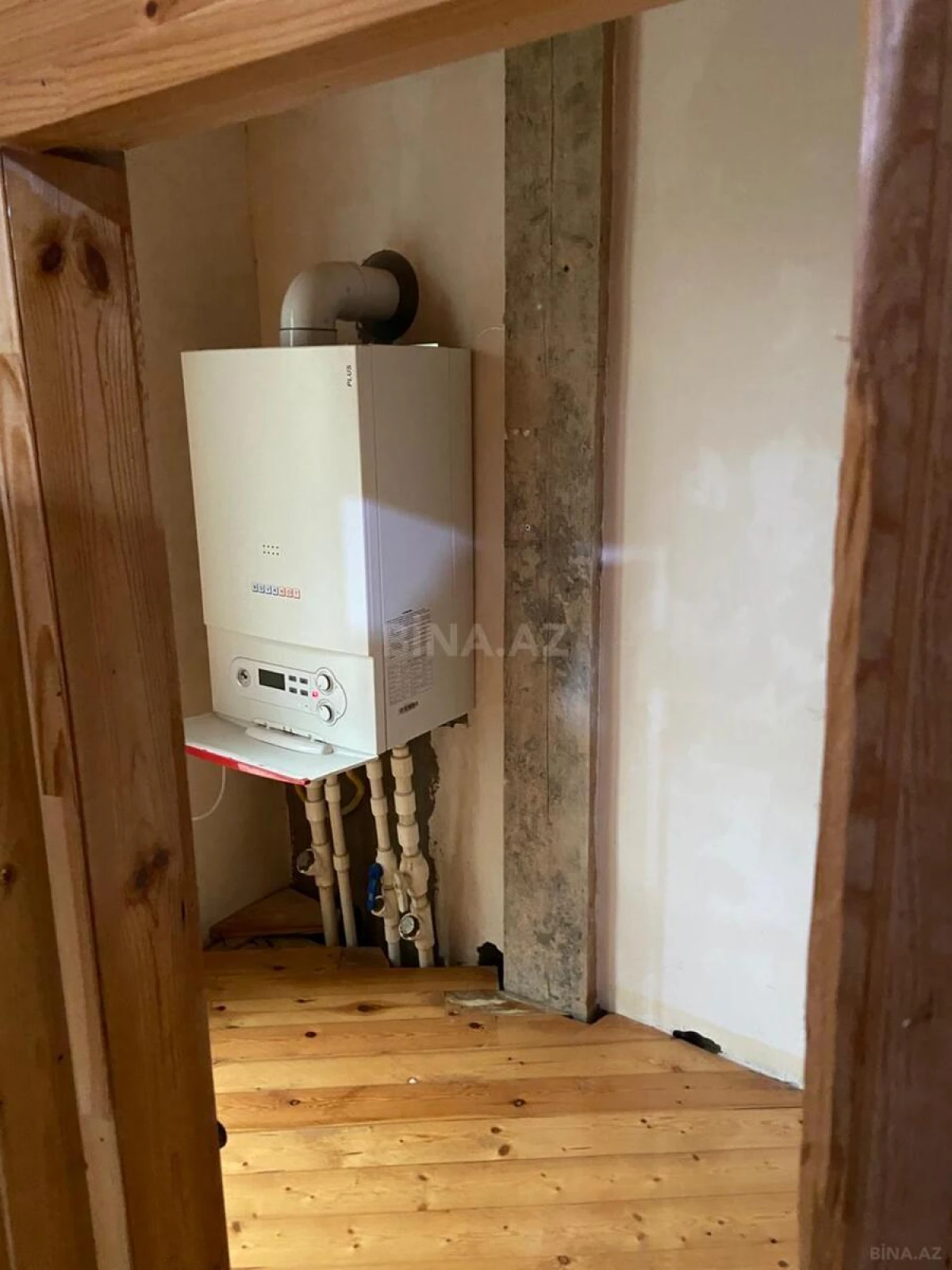 Satılır 7 otaqlı həyət evi 180 m²