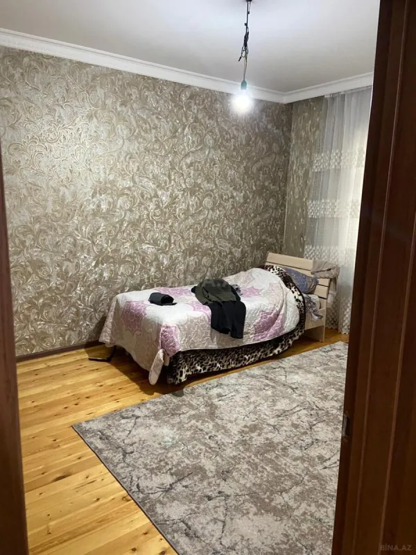 Satılır 7 otaqlı həyət evi 180 m²